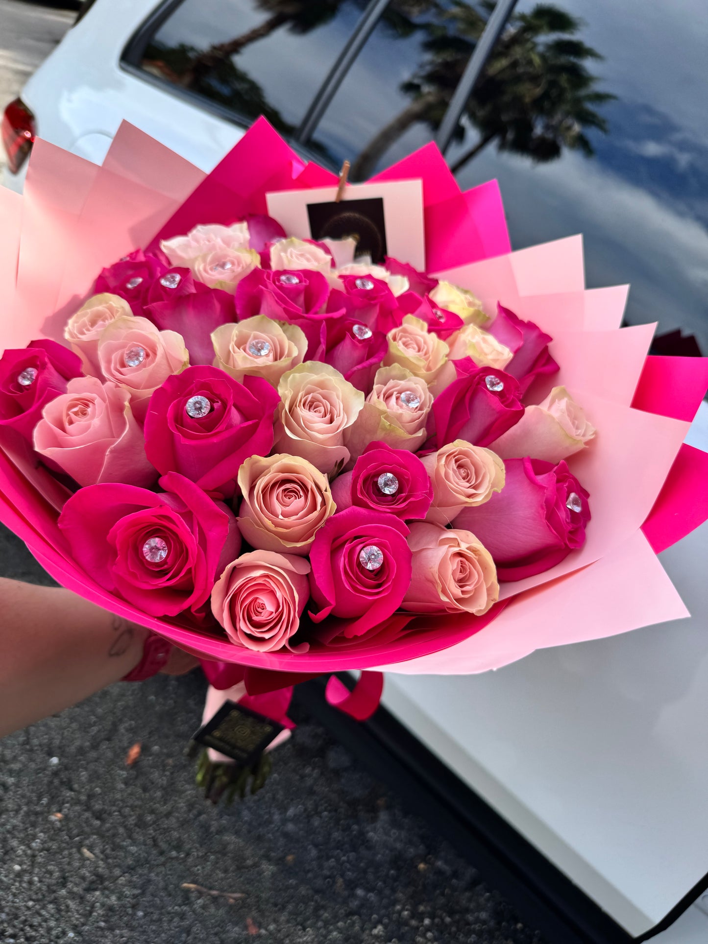 Pink Diamond Signature Bouquet - Fresh Roses ππΈ
