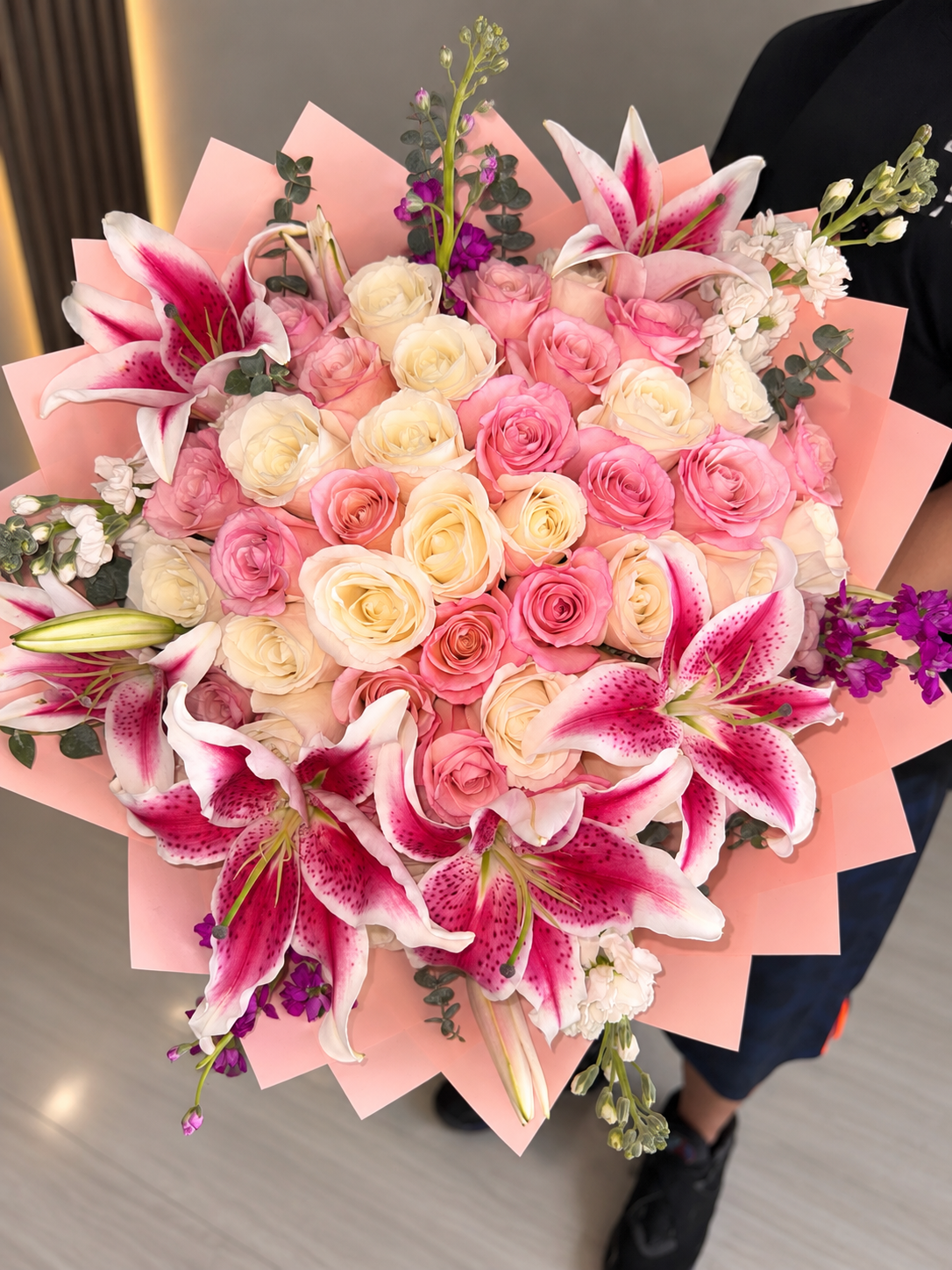 Blushing Lily Luxe Bouquet – Fresh Flowers