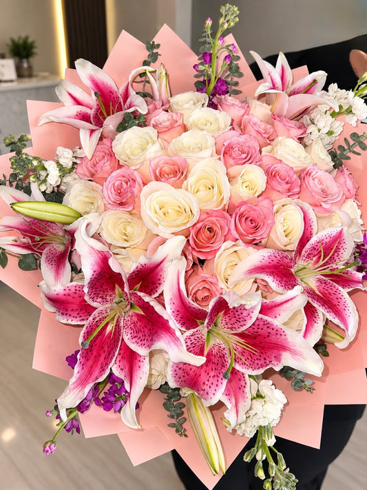Blushing Lily Luxe Bouquet – Fresh Flowers