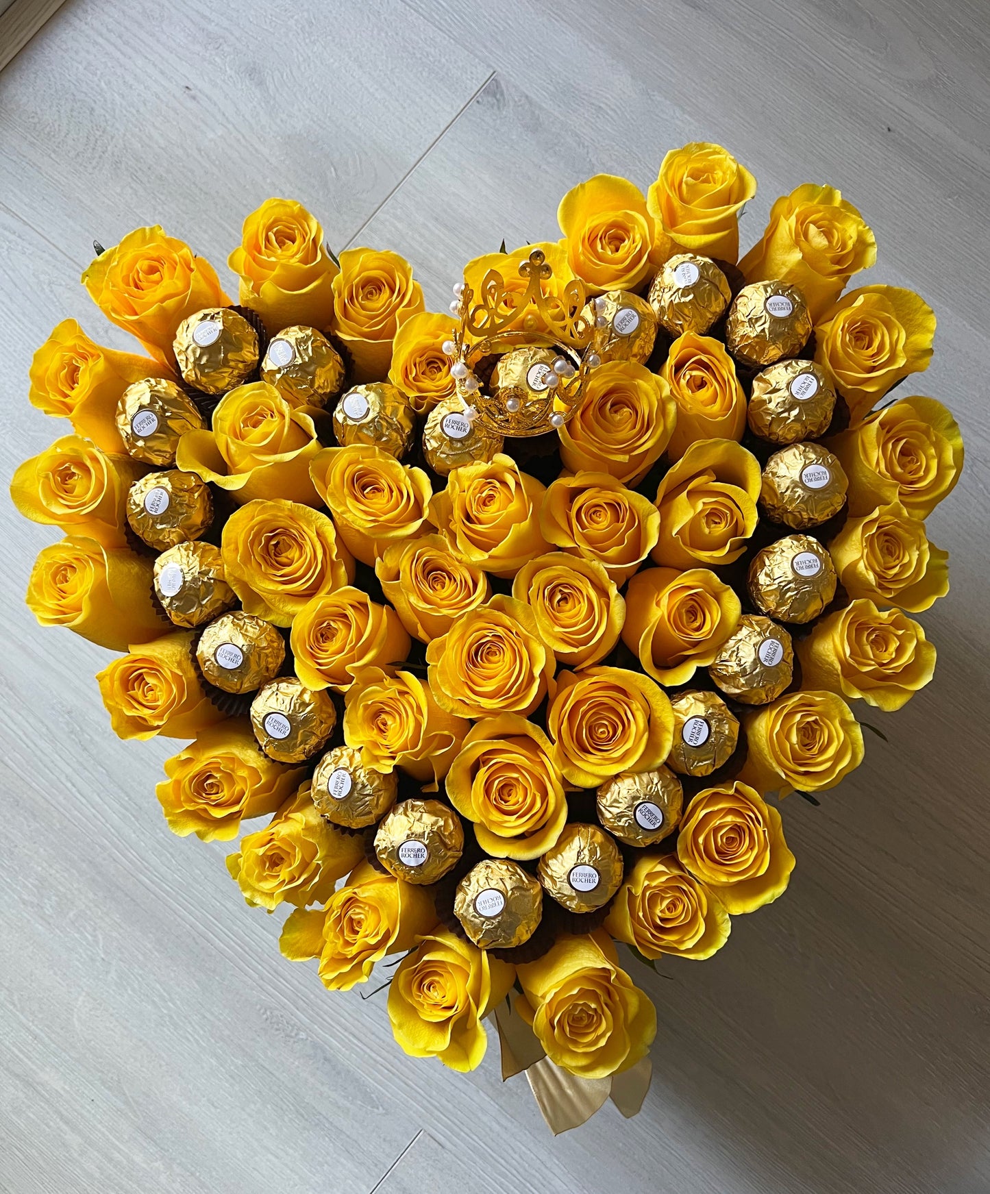 Yellow Hear  - Fresh Roses