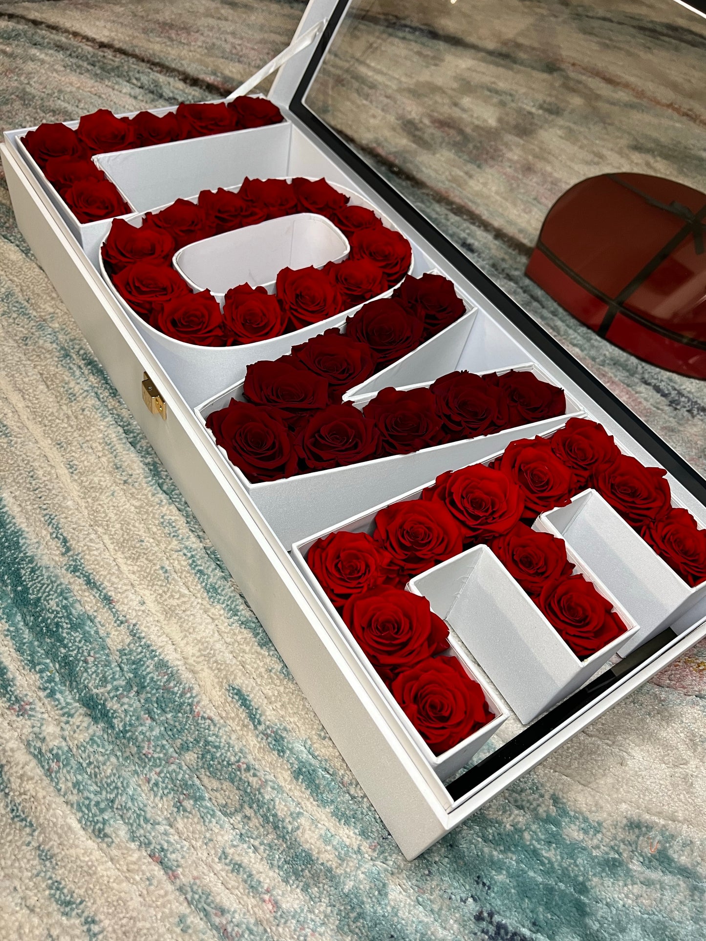 LOVE- Carry-on Box- Fresh Roses